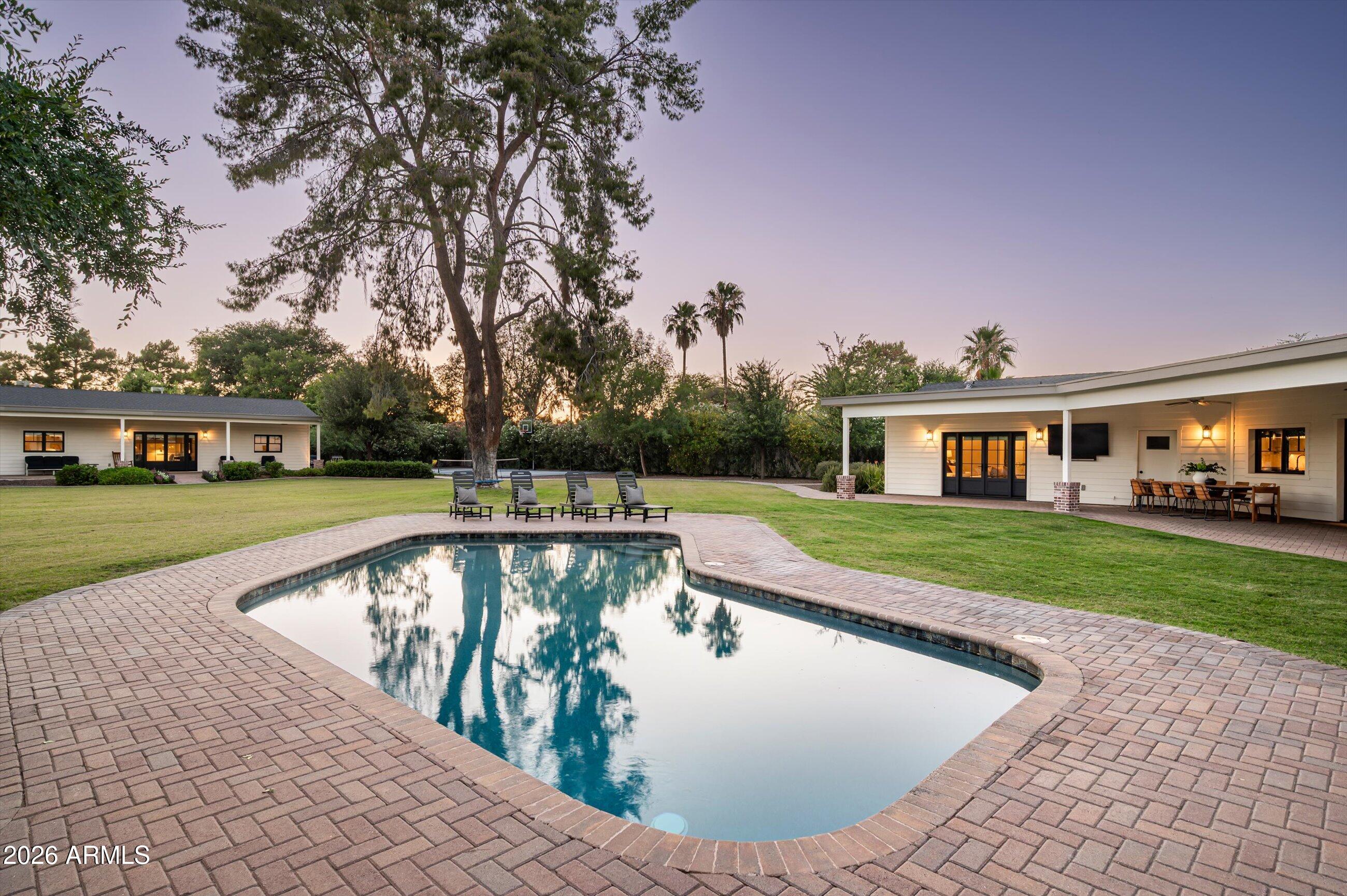 PARADISE VALLEY FARMS - Residential