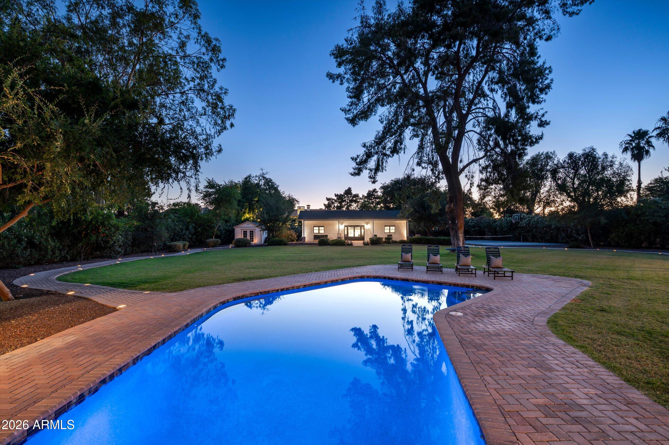 PARADISE VALLEY FARMS - Residential