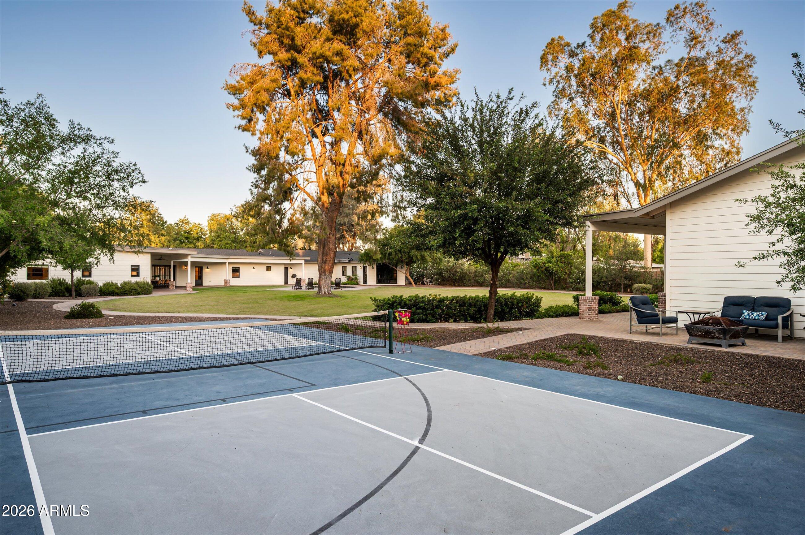PARADISE VALLEY FARMS - Residential