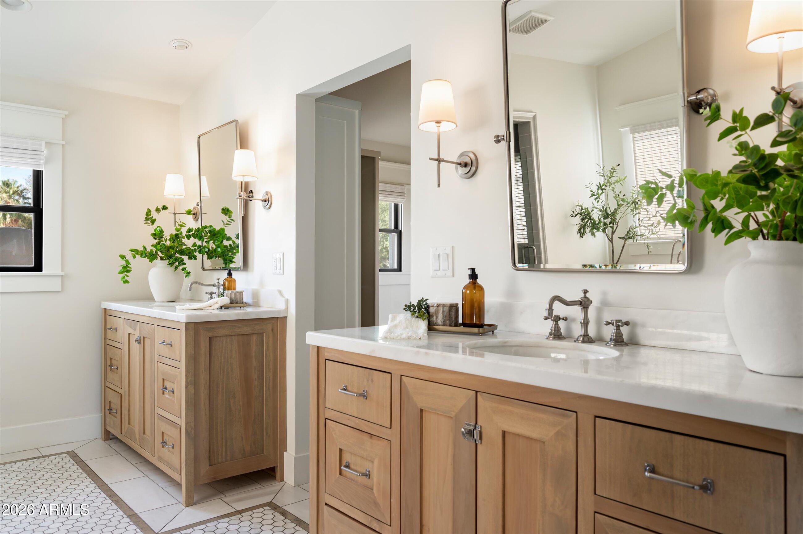PARADISE VALLEY FARMS - Residential