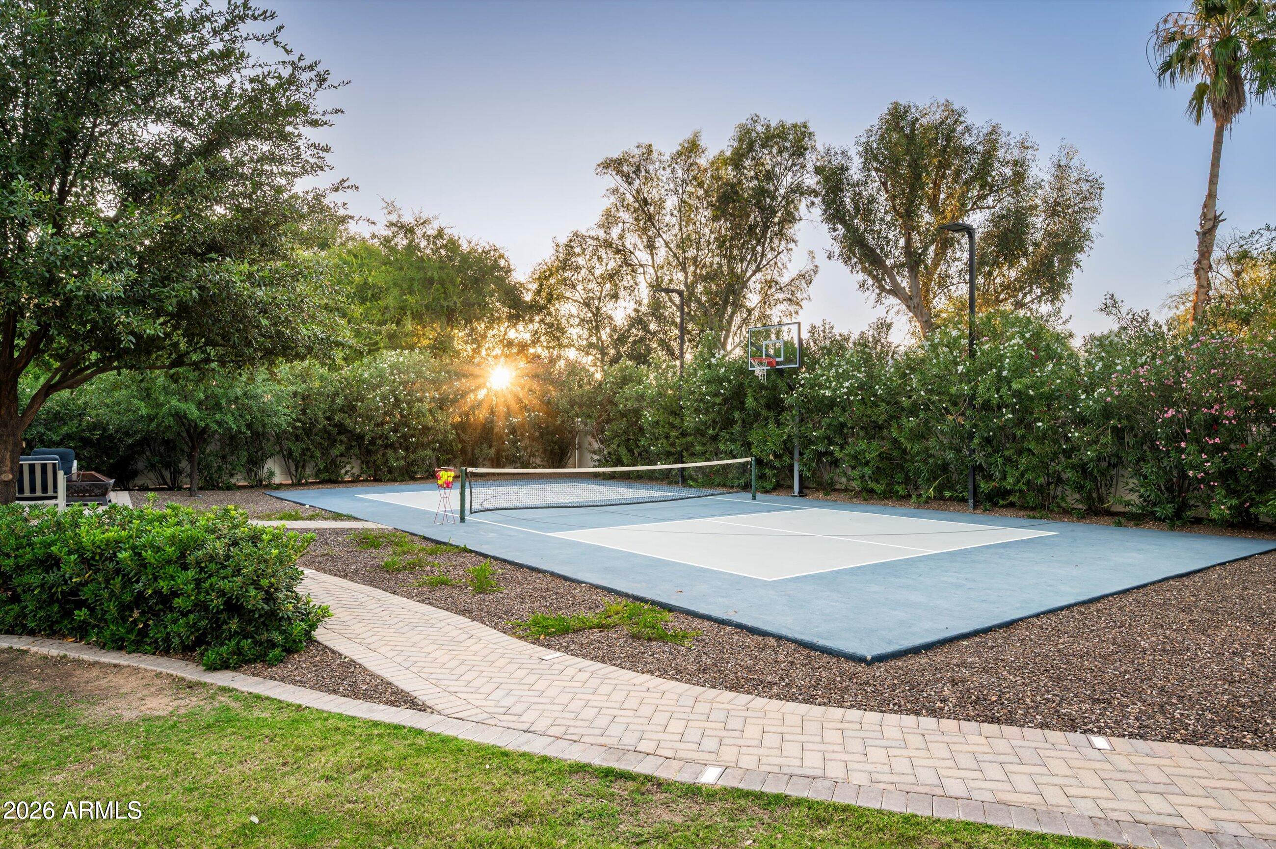 PARADISE VALLEY FARMS - Residential