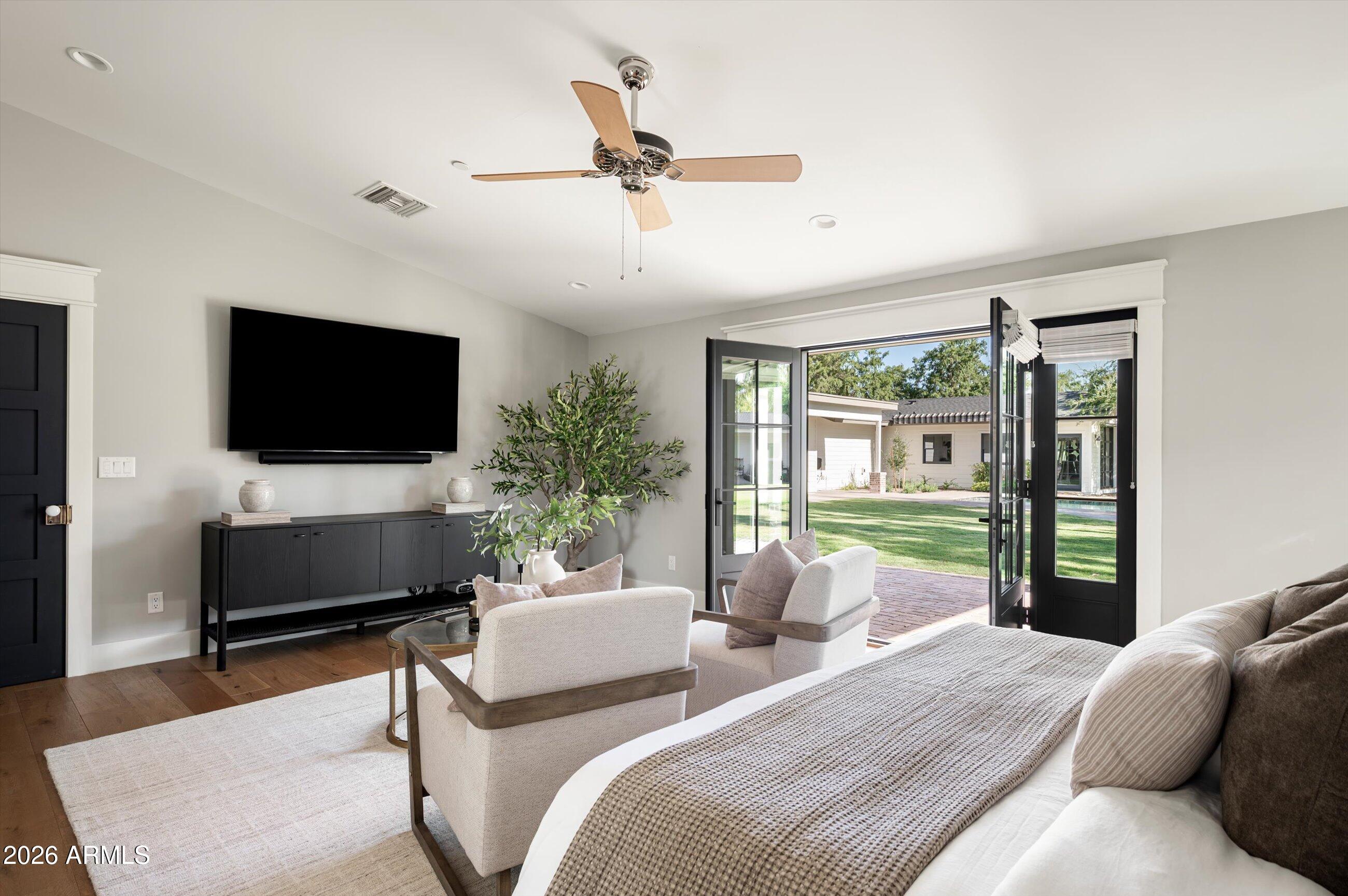 PARADISE VALLEY FARMS - Residential