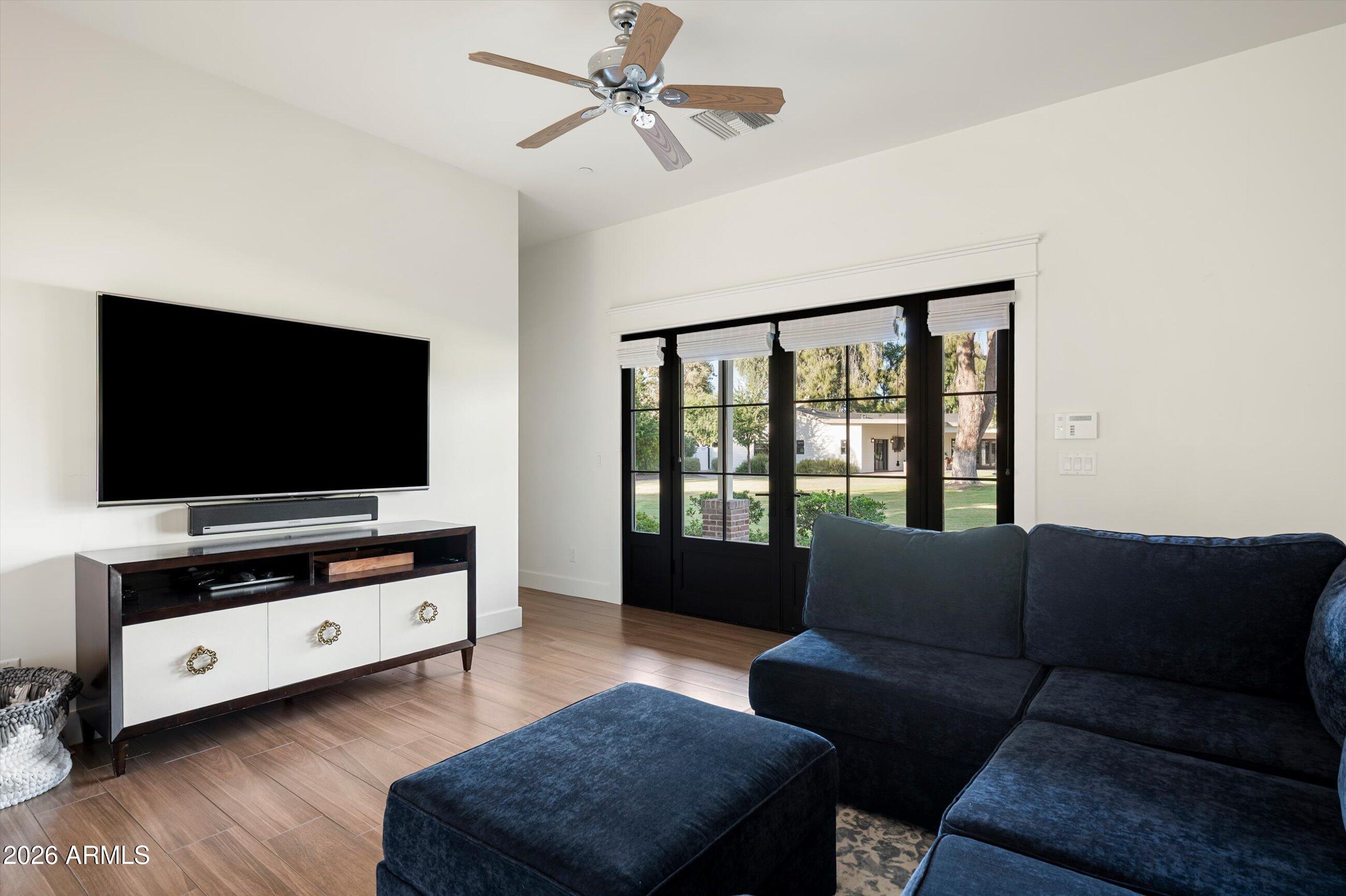 PARADISE VALLEY FARMS - Residential