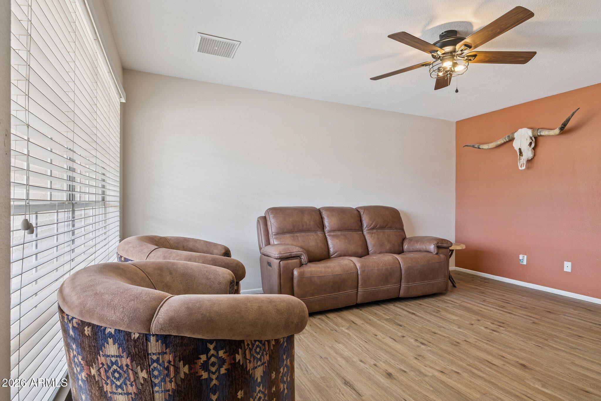 1438 W BEAUBIEN Drive