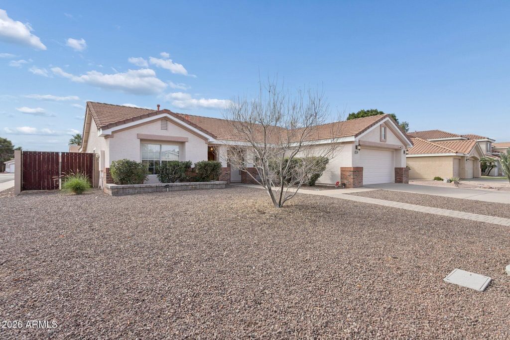 Photo of 901 W Juanita Avenue, Gilbert, AZ 85233 (MLS # 6985224)