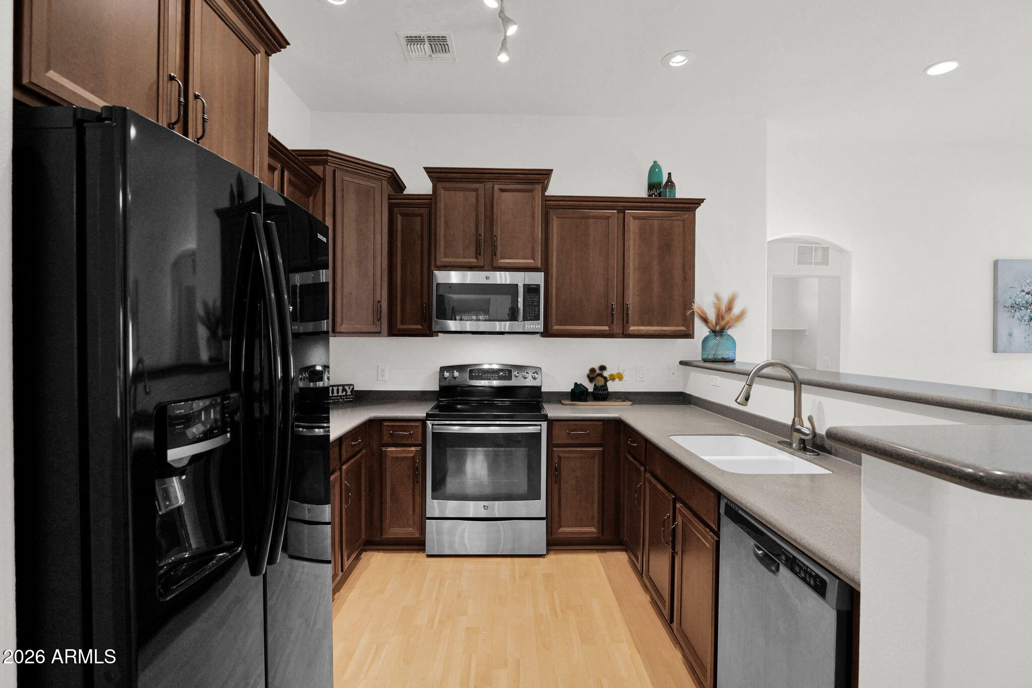 2402 E 5TH Street 1646