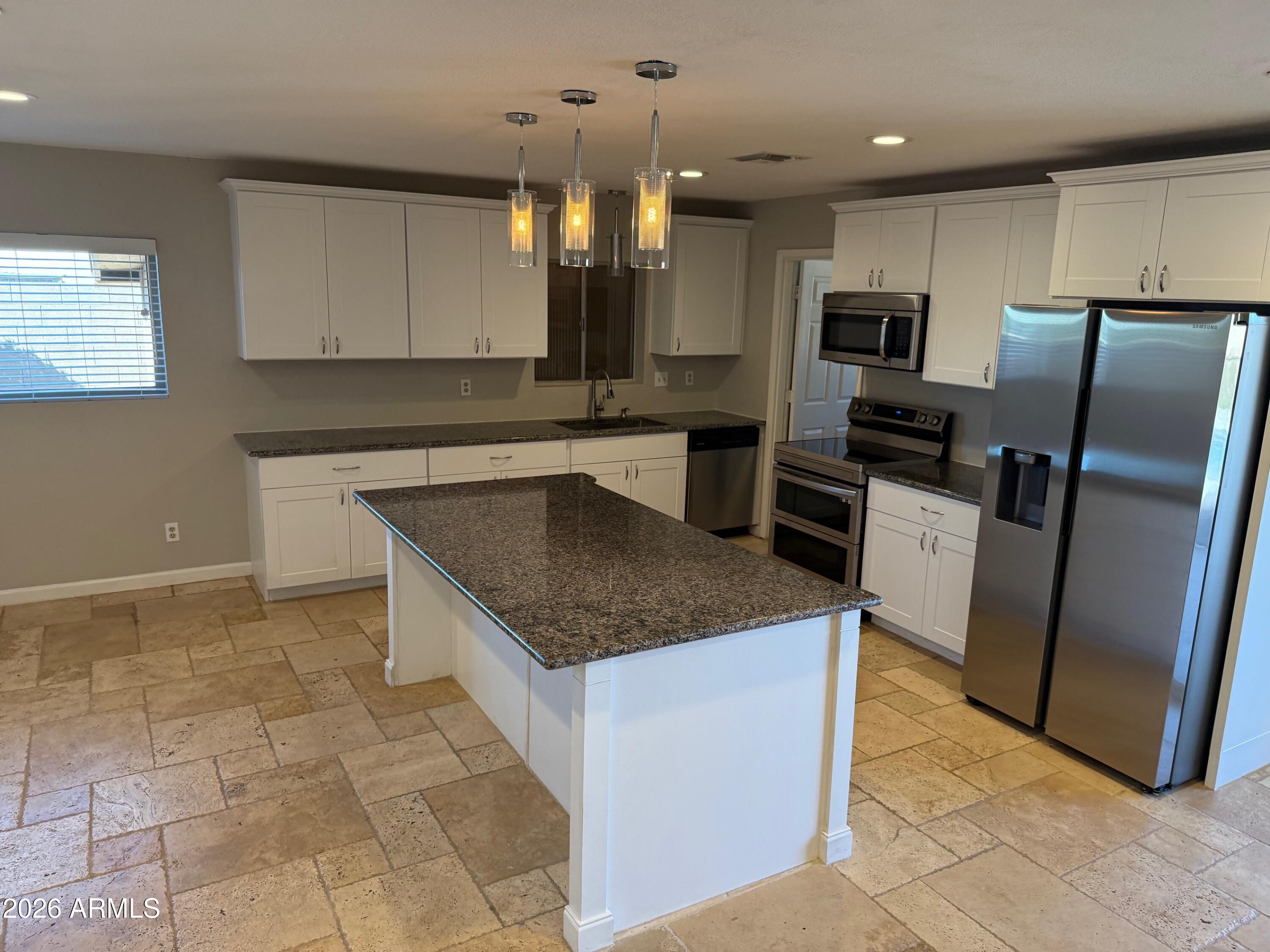 4818 W GRANDVIEW Road