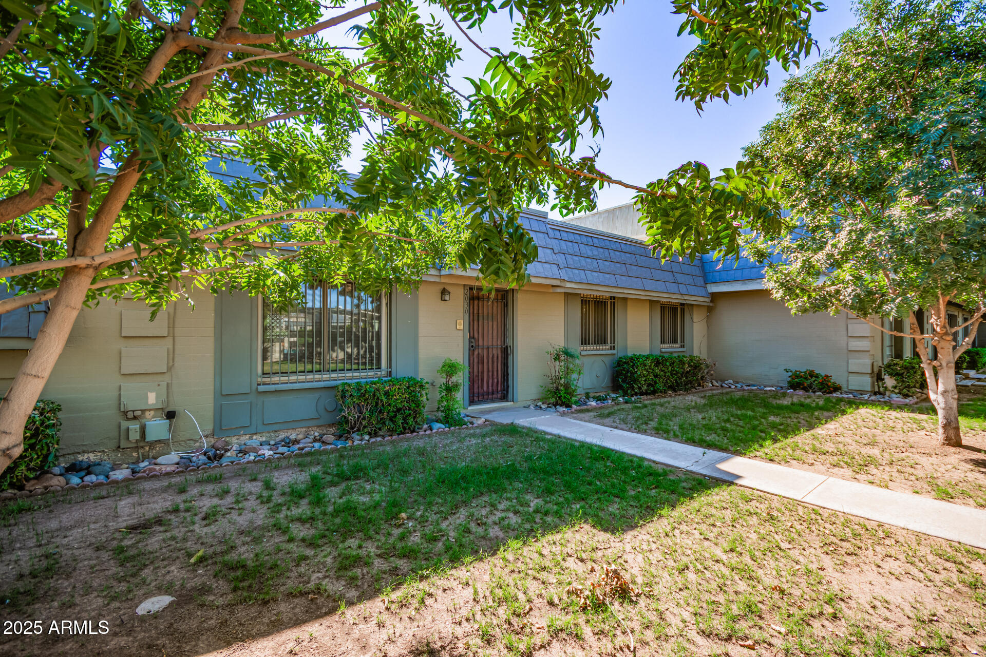 2030 W HIGHLAND Avenue