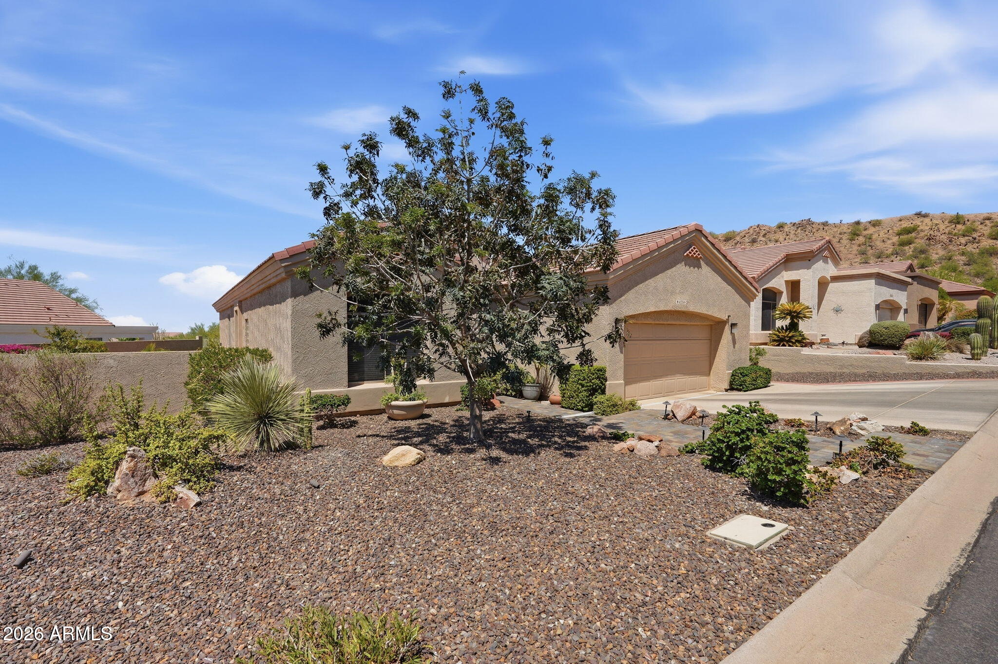 6334 E VIEWMONT Drive 28