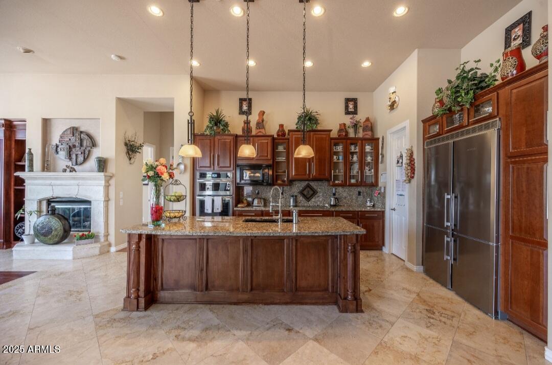 41607 N CLUB POINTE Drive