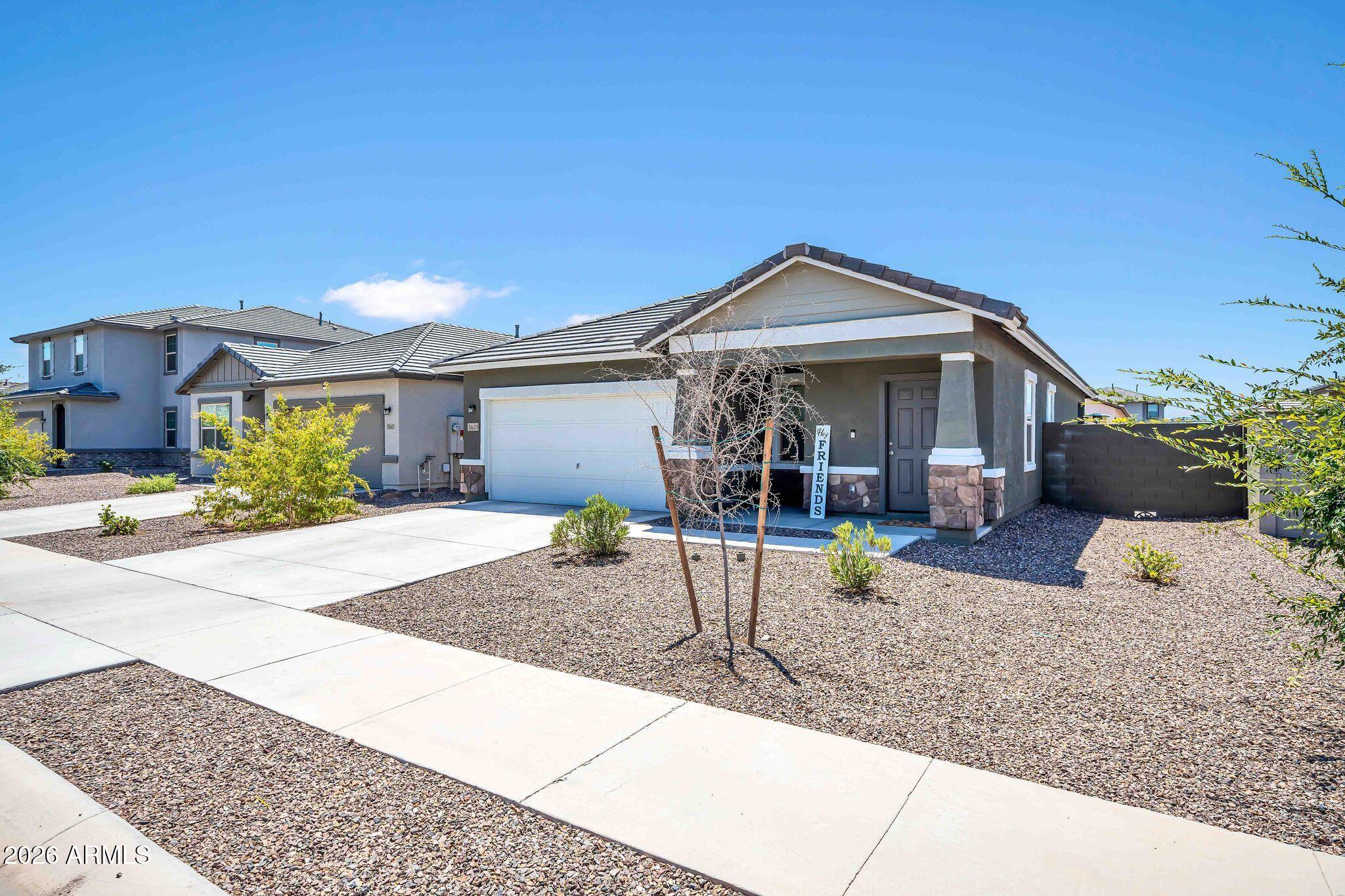 5611 W MOODY Trail
