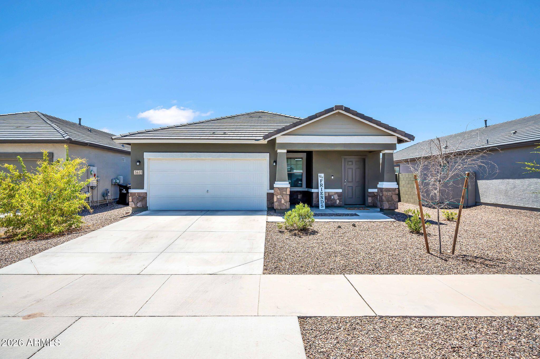 5611 W MOODY Trail