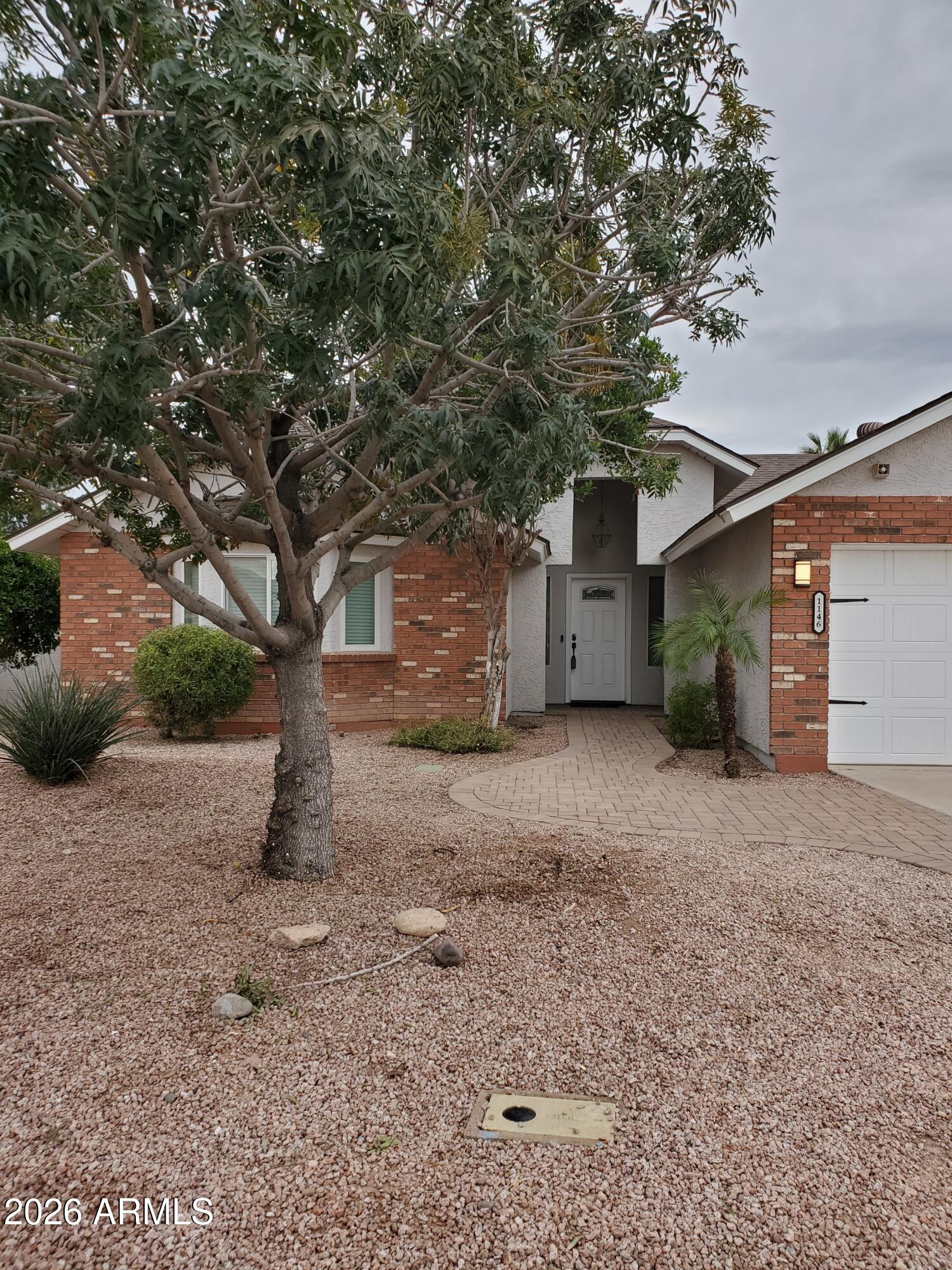 1146 E JENSEN Street