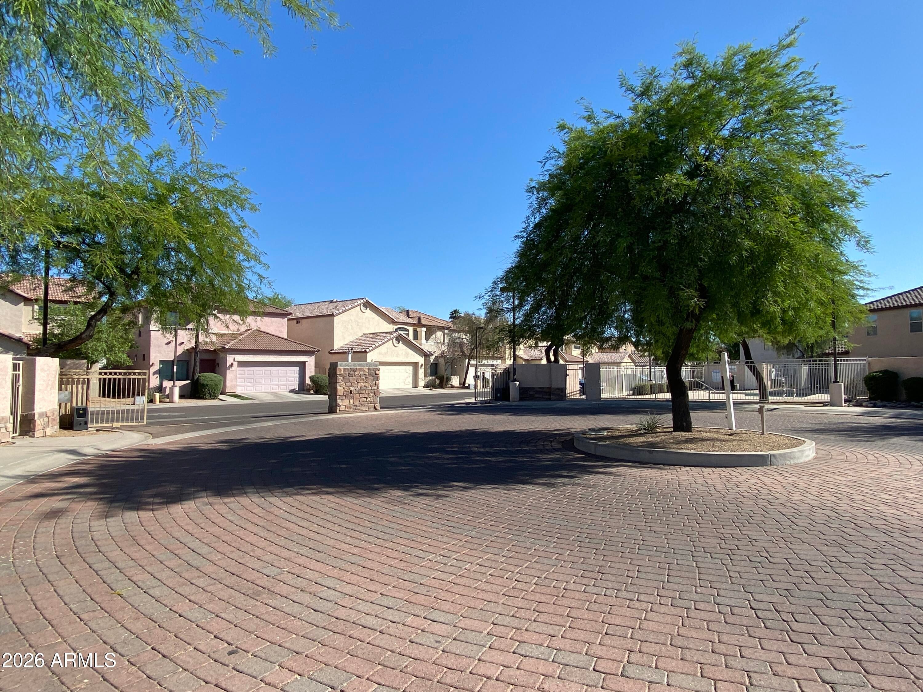 10225 W CAMELBACK Road 19