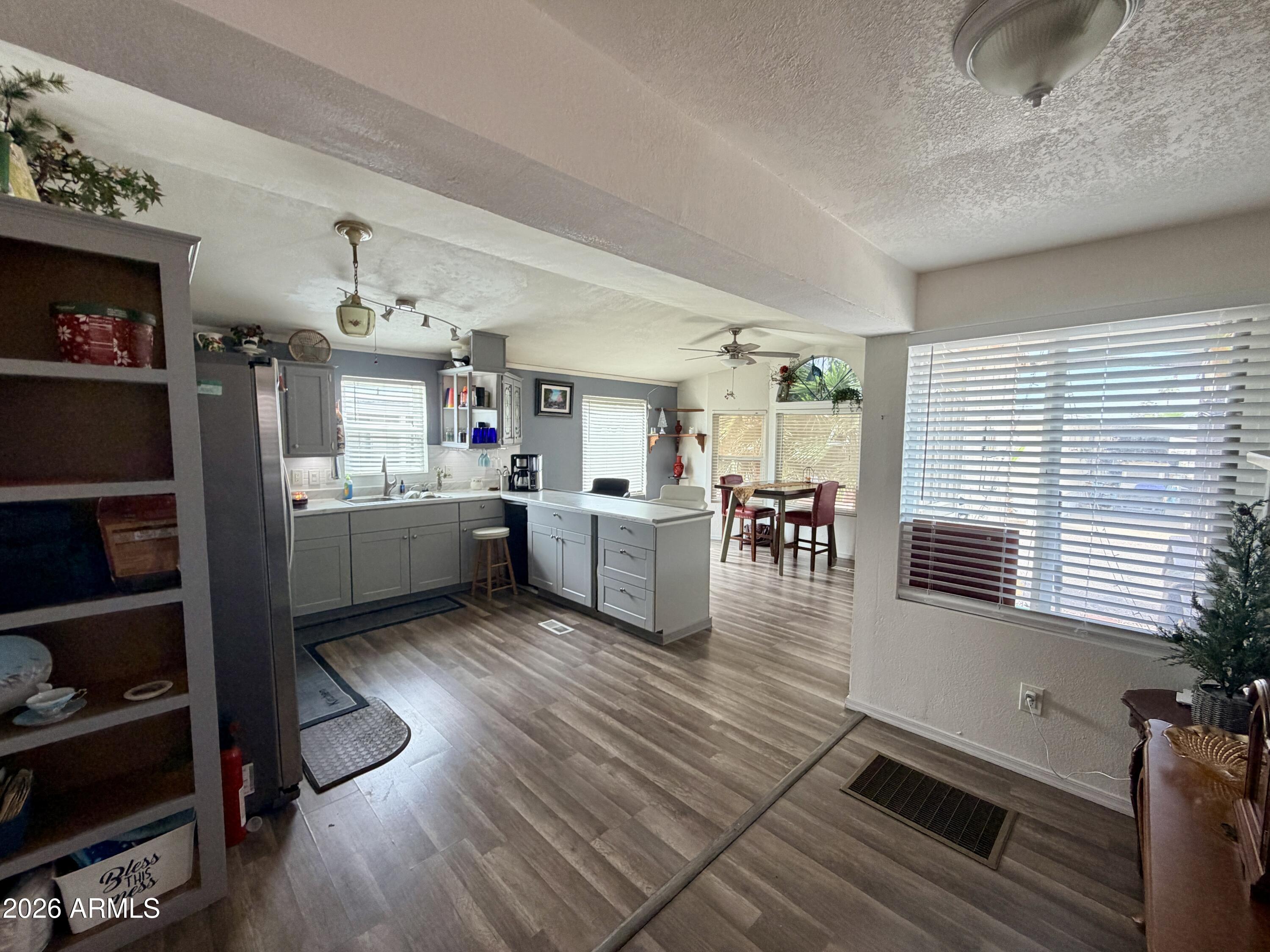 BROADWAY ESTATES - Residential