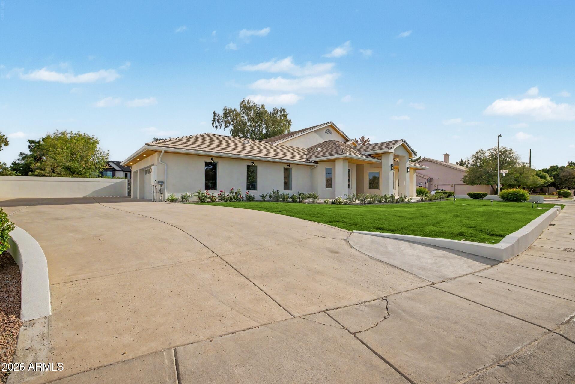 MEADOWLARK MANOR - Residential