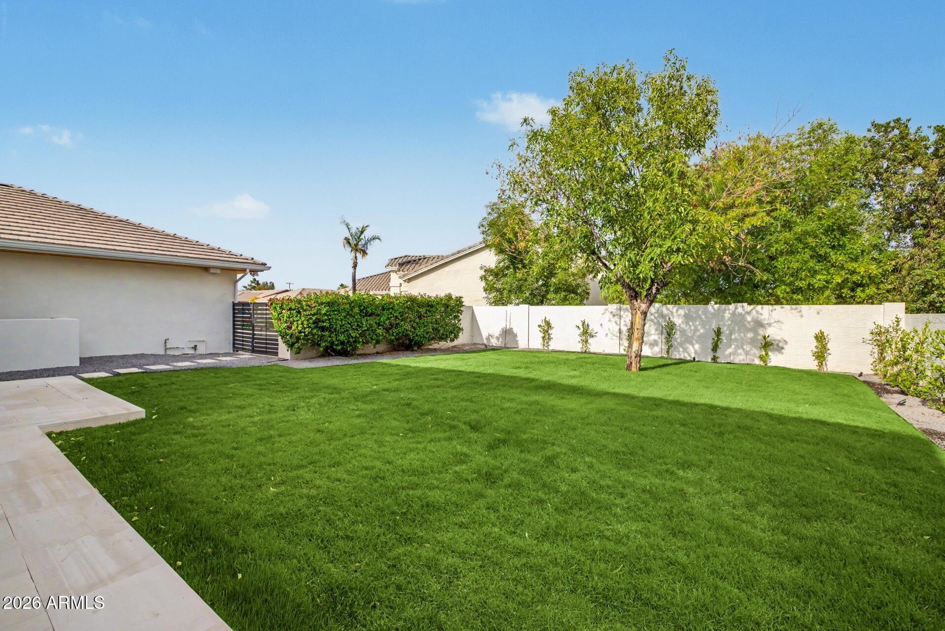 MEADOWLARK MANOR - Residential