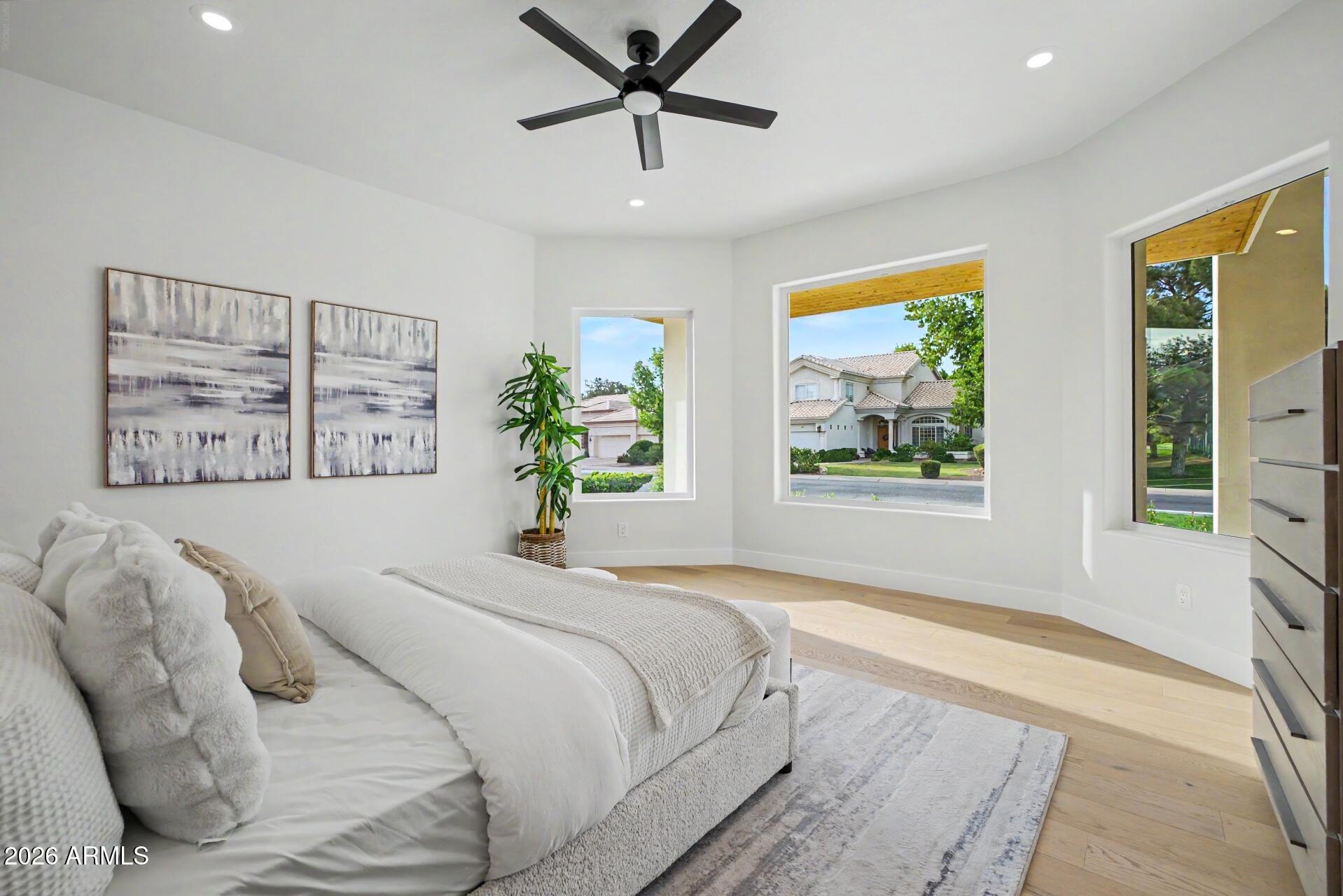 MEADOWLARK MANOR - Residential