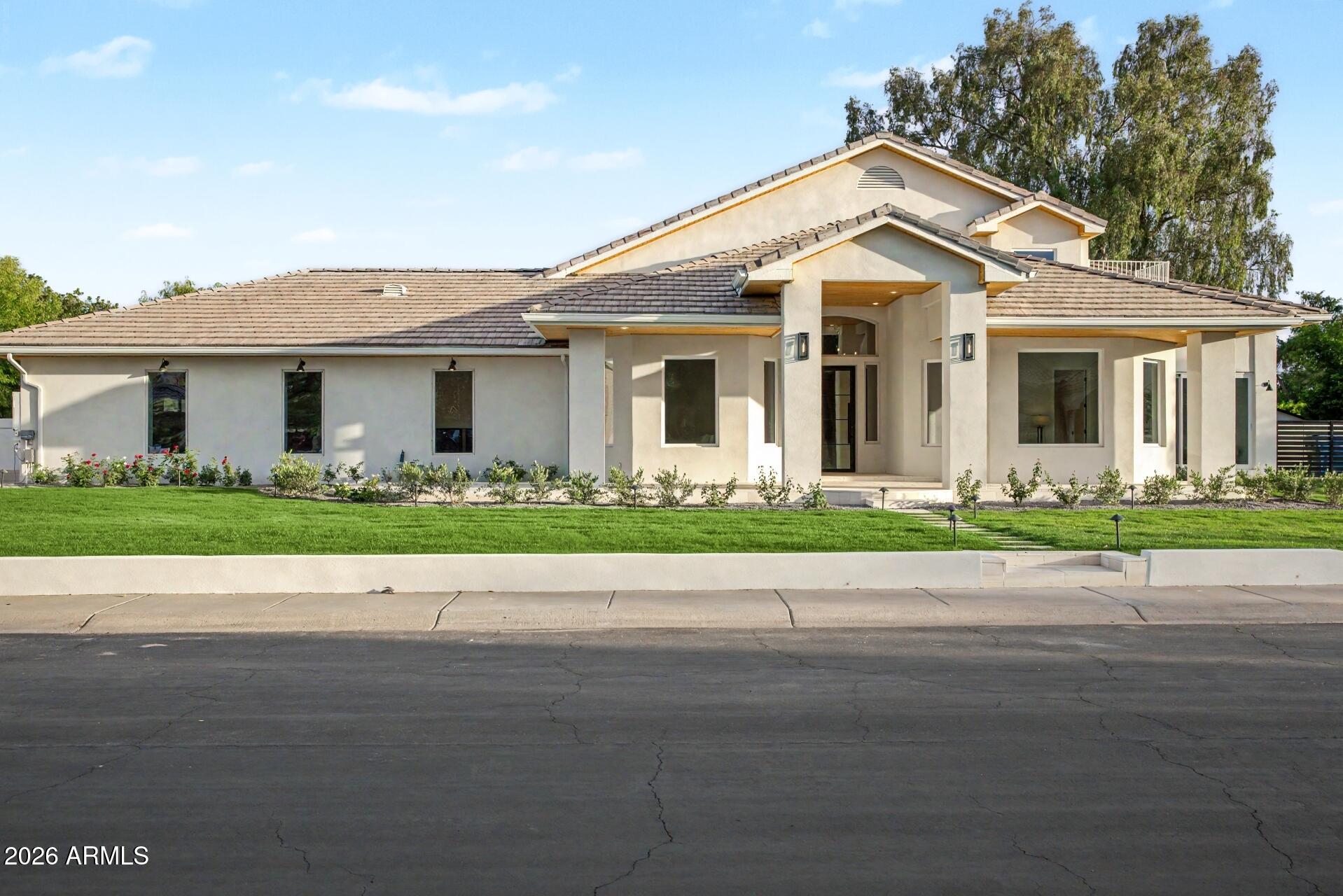 MEADOWLARK MANOR - Residential