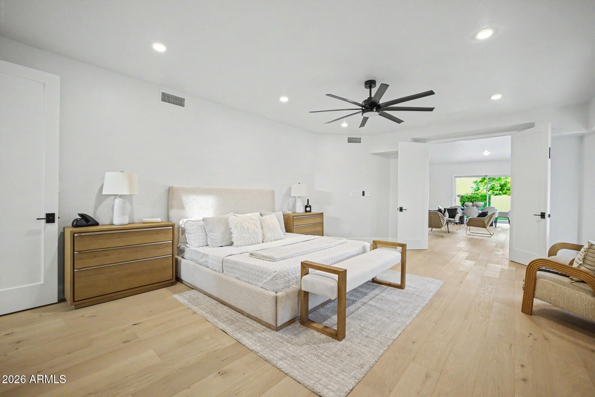 MEADOWLARK MANOR - Residential