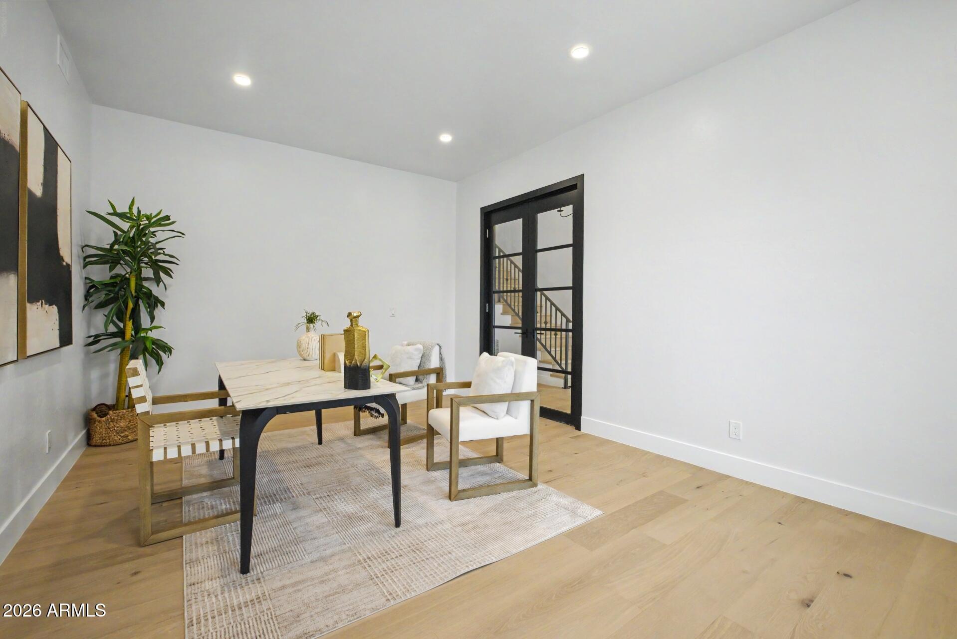 MEADOWLARK MANOR - Residential