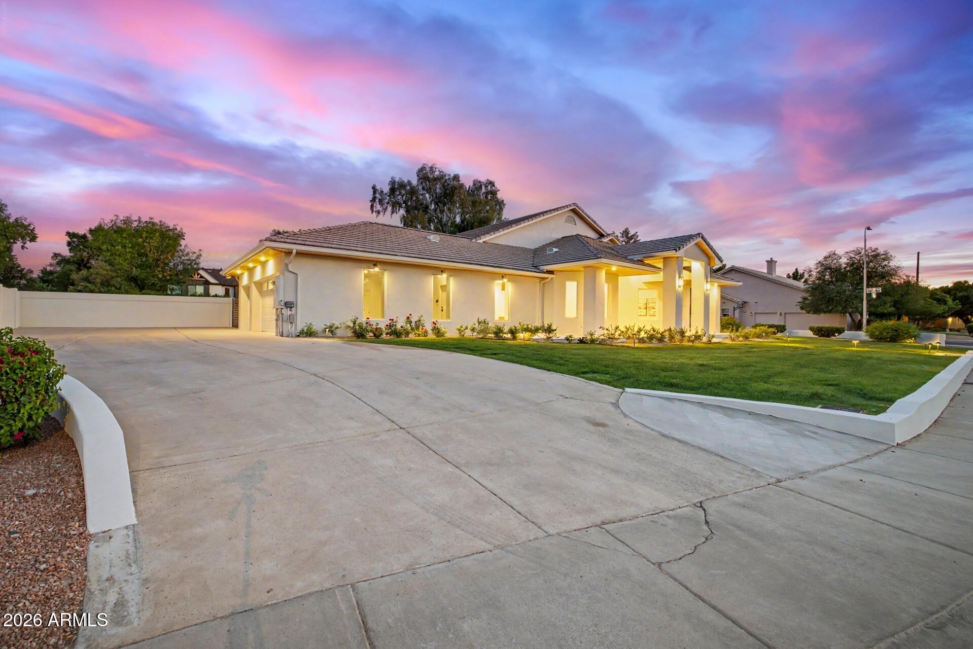MEADOWLARK MANOR - Residential