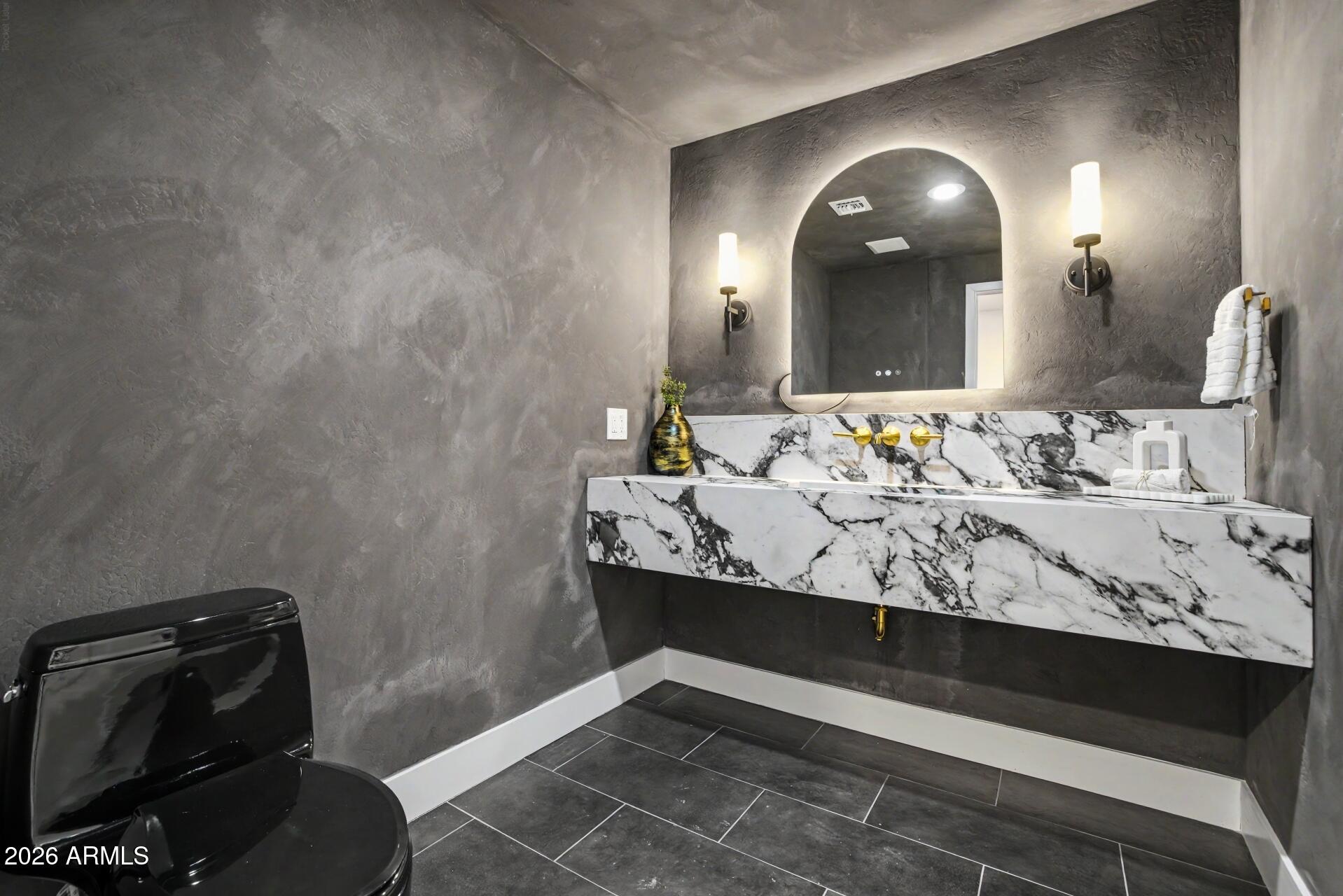 MEADOWLARK MANOR - Residential