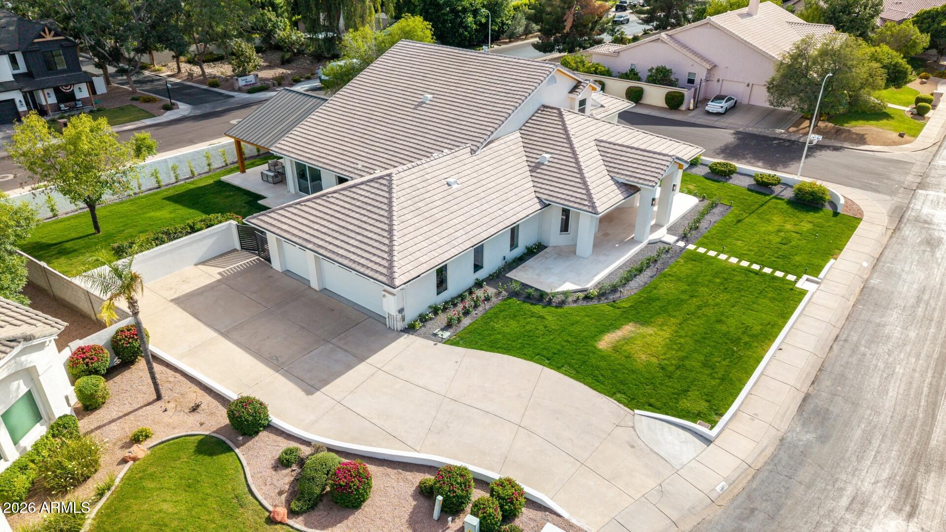 MEADOWLARK MANOR - Residential