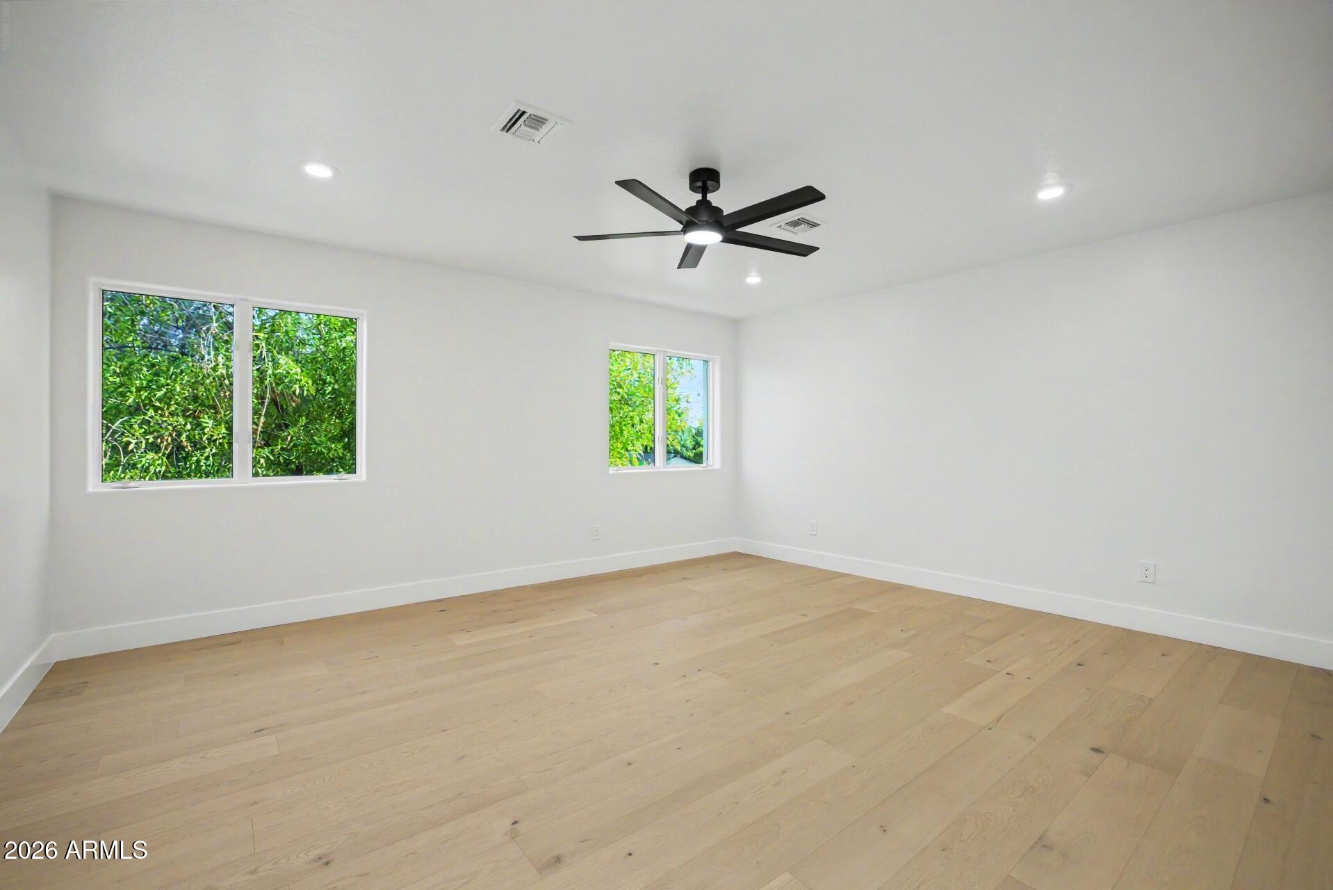 MEADOWLARK MANOR - Residential