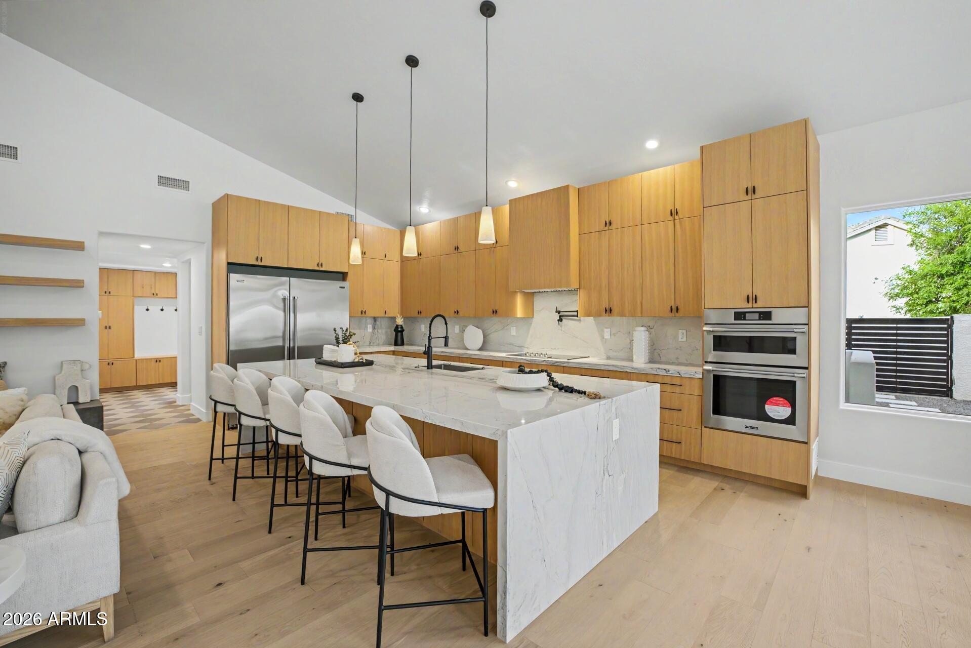 MEADOWLARK MANOR - Residential