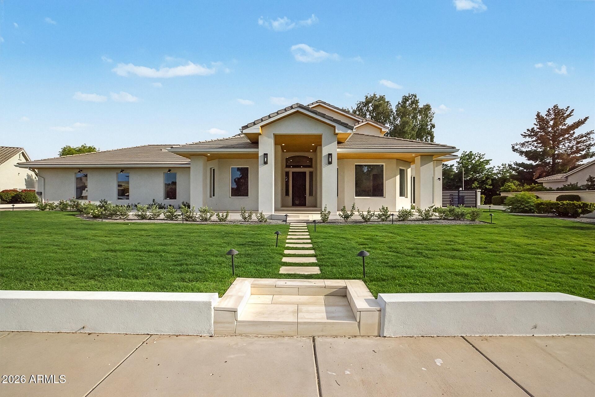 MEADOWLARK MANOR - Residential