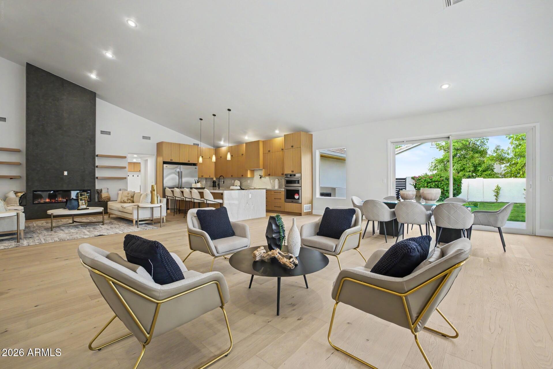 MEADOWLARK MANOR - Residential