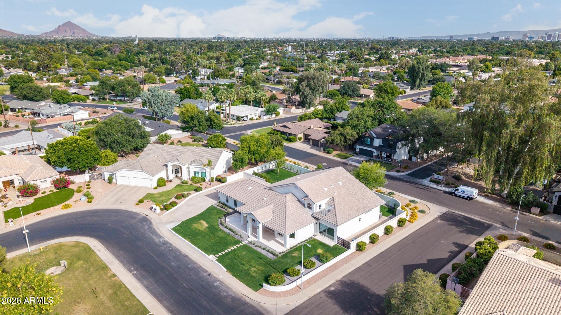 MEADOWLARK MANOR - Residential
