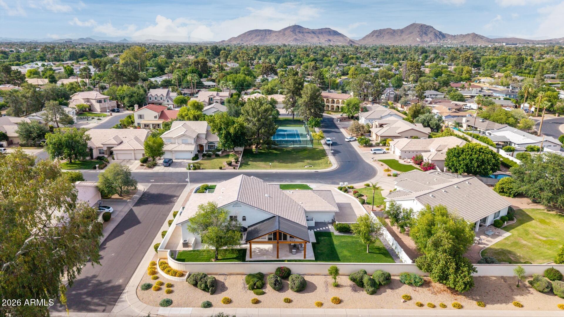 MEADOWLARK MANOR - Residential