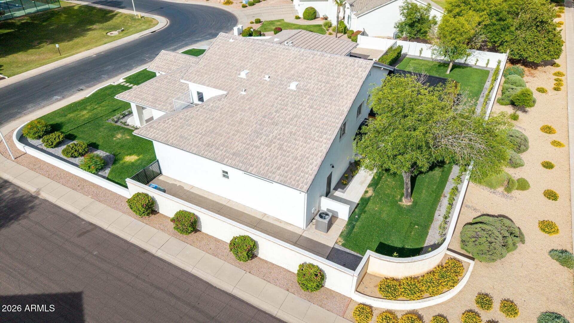 MEADOWLARK MANOR - Residential