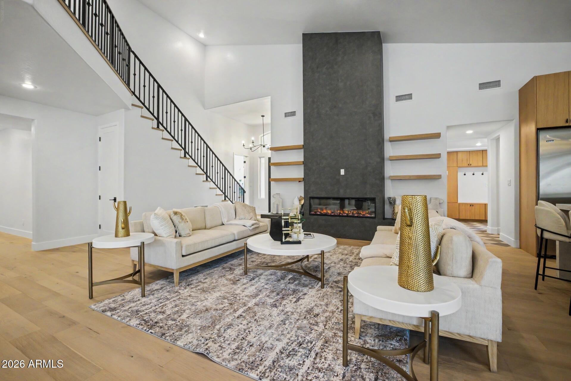 MEADOWLARK MANOR - Residential