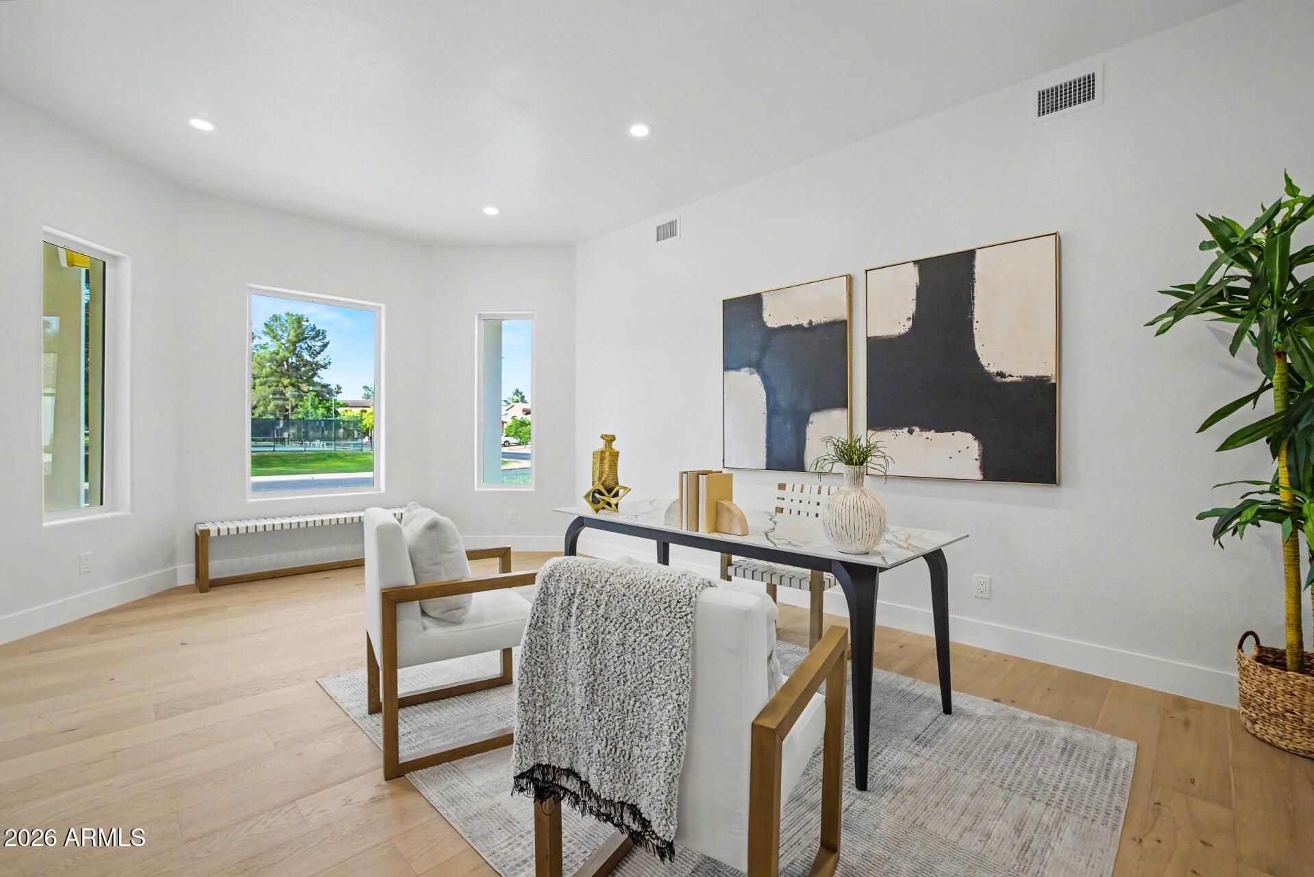 MEADOWLARK MANOR - Residential