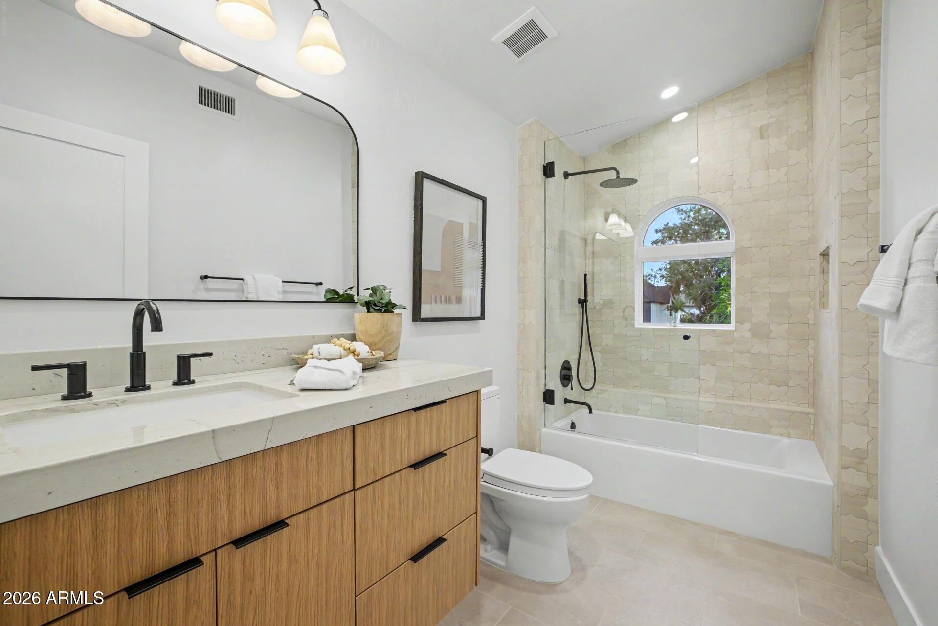 MEADOWLARK MANOR - Residential