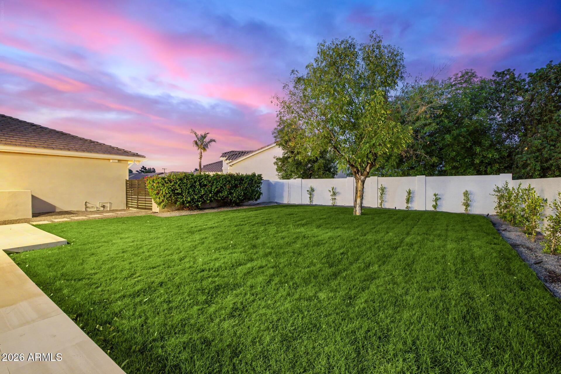 MEADOWLARK MANOR - Residential