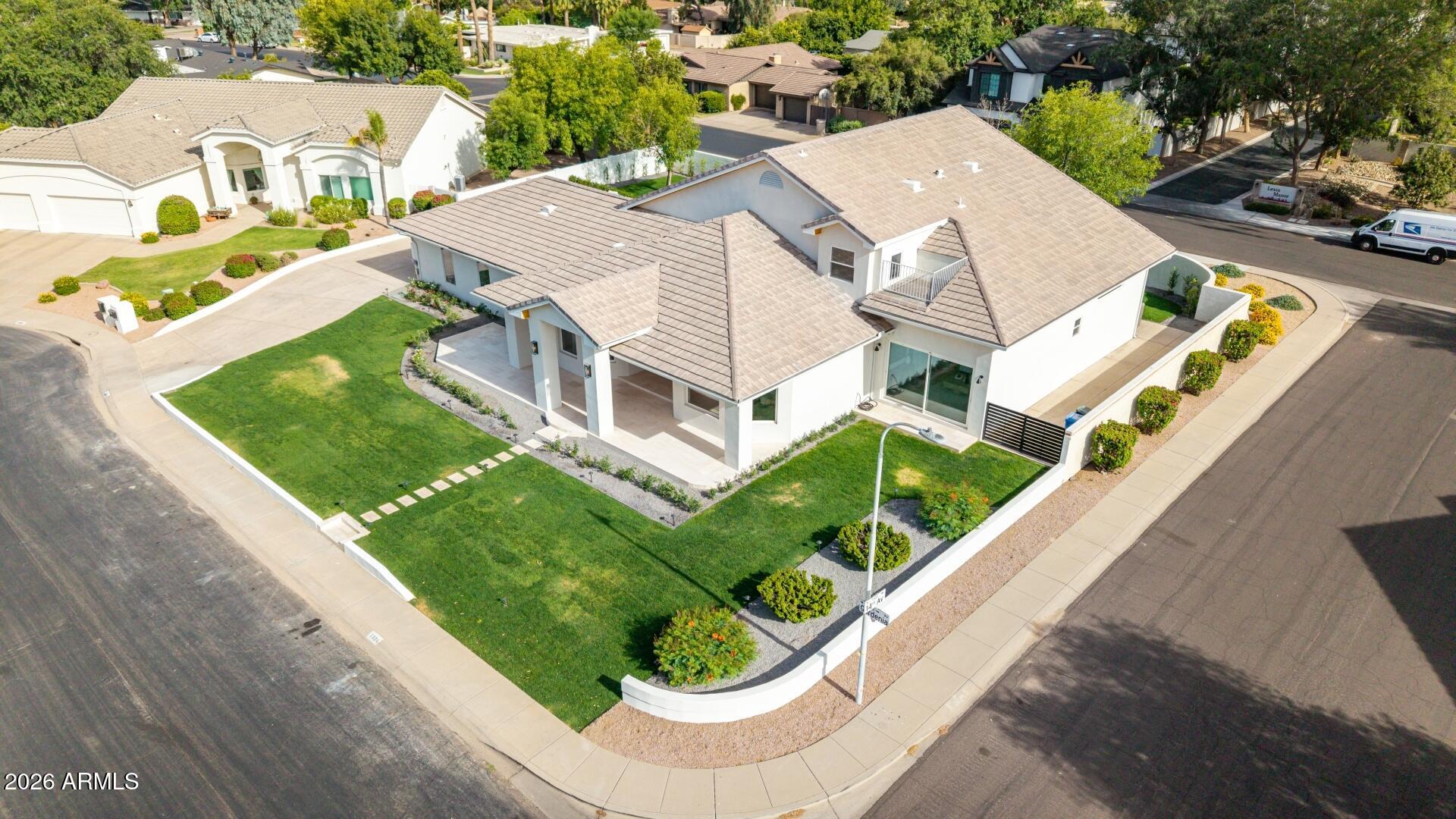 MEADOWLARK MANOR - Residential