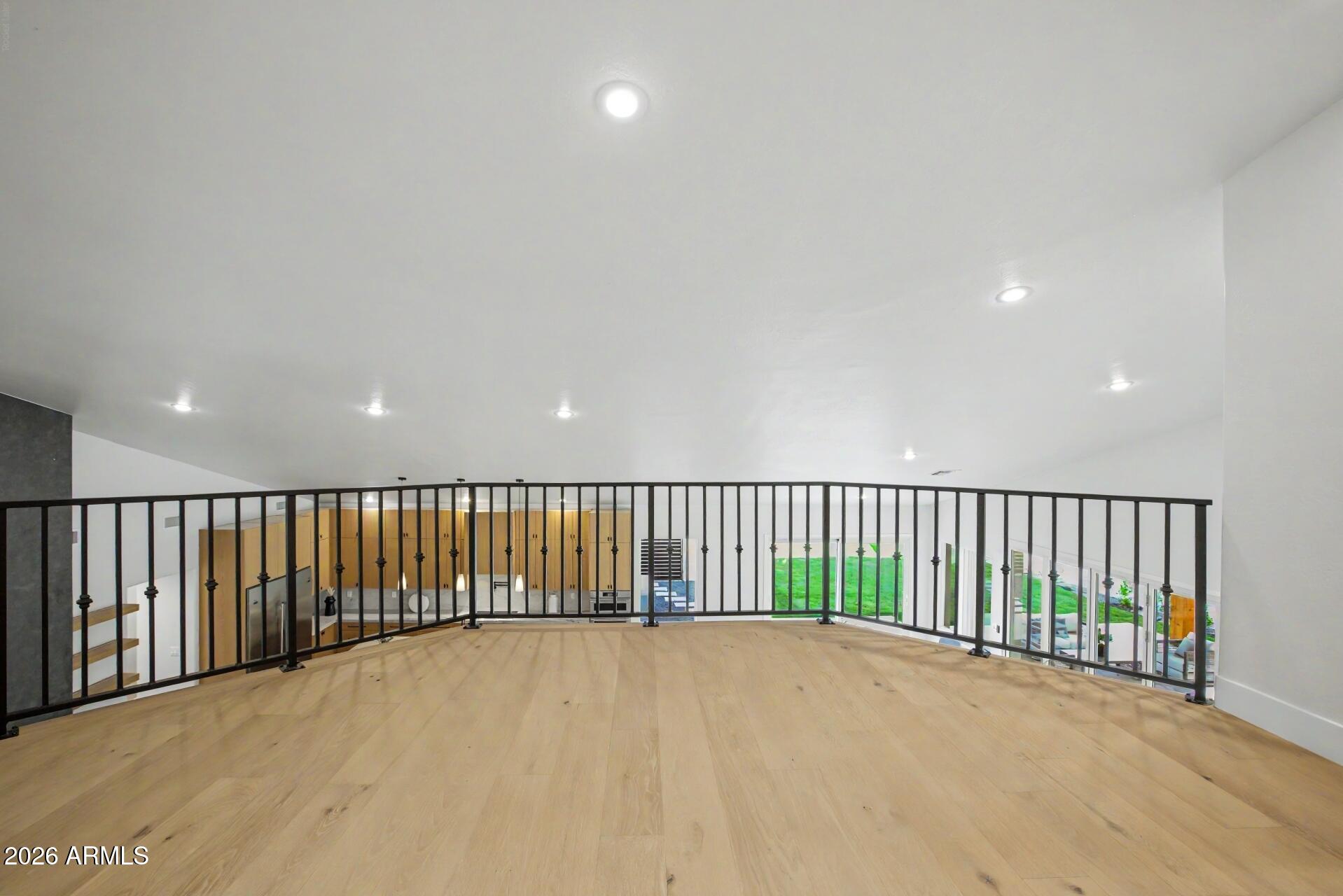 MEADOWLARK MANOR - Residential