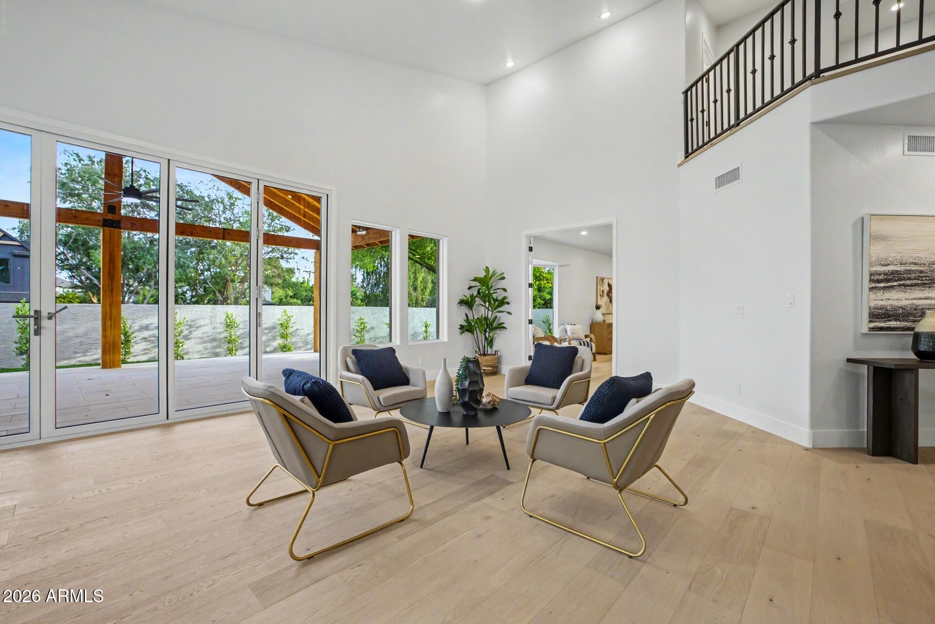 MEADOWLARK MANOR - Residential