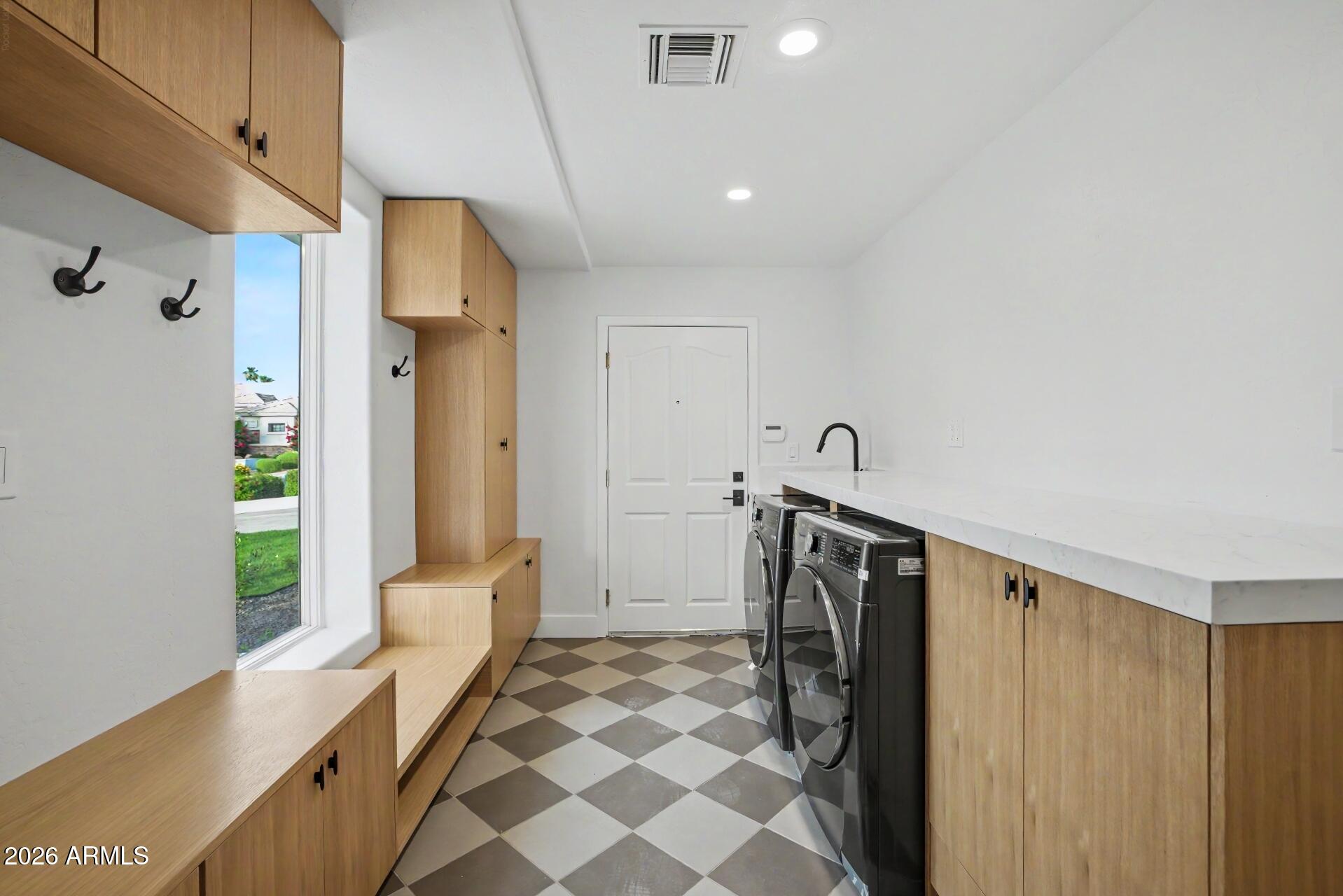 MEADOWLARK MANOR - Residential
