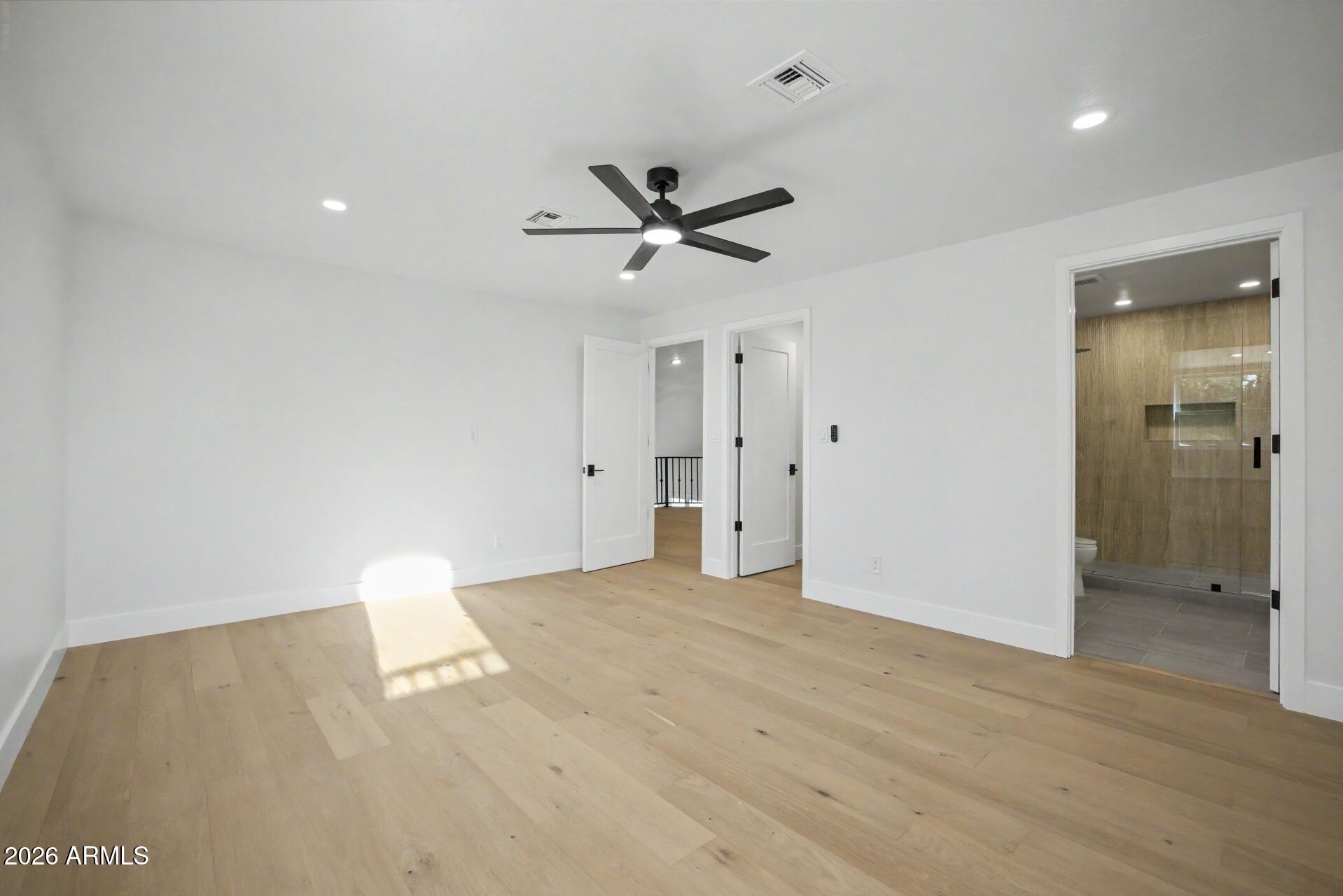 MEADOWLARK MANOR - Residential