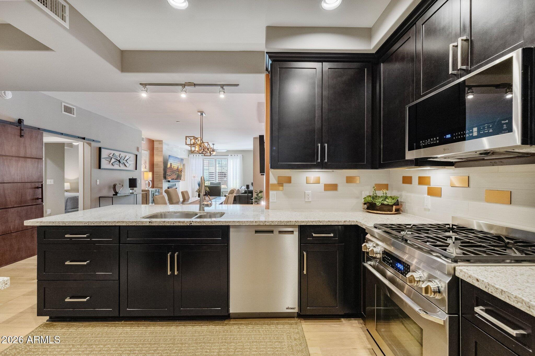 4803 N WOODMERE FAIRWAY -- 1005