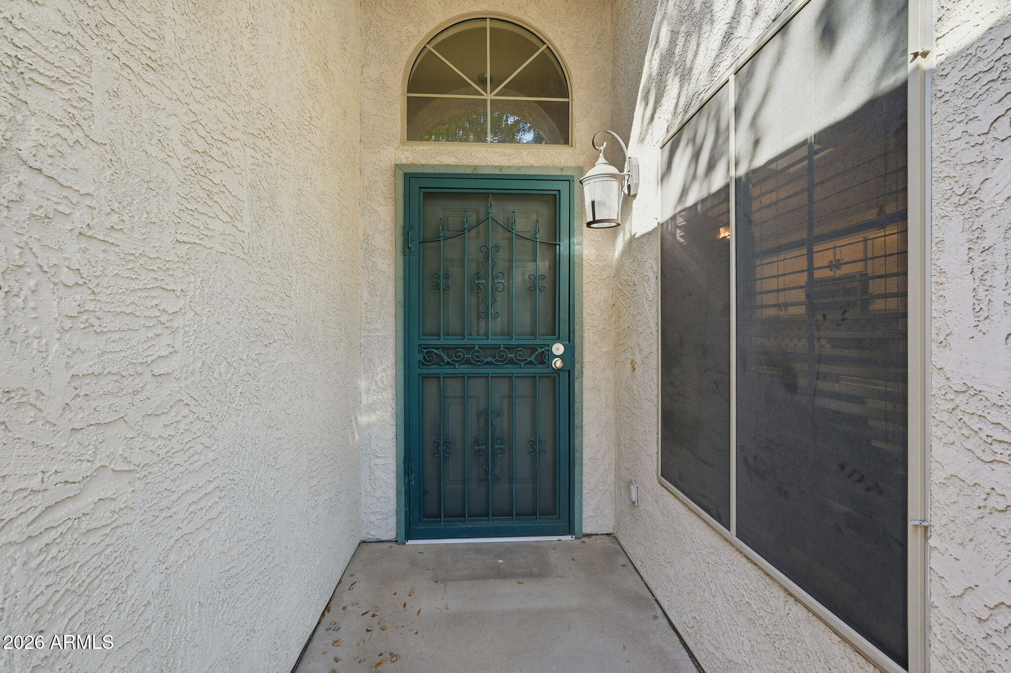 2412 E ROSEMONTE Drive