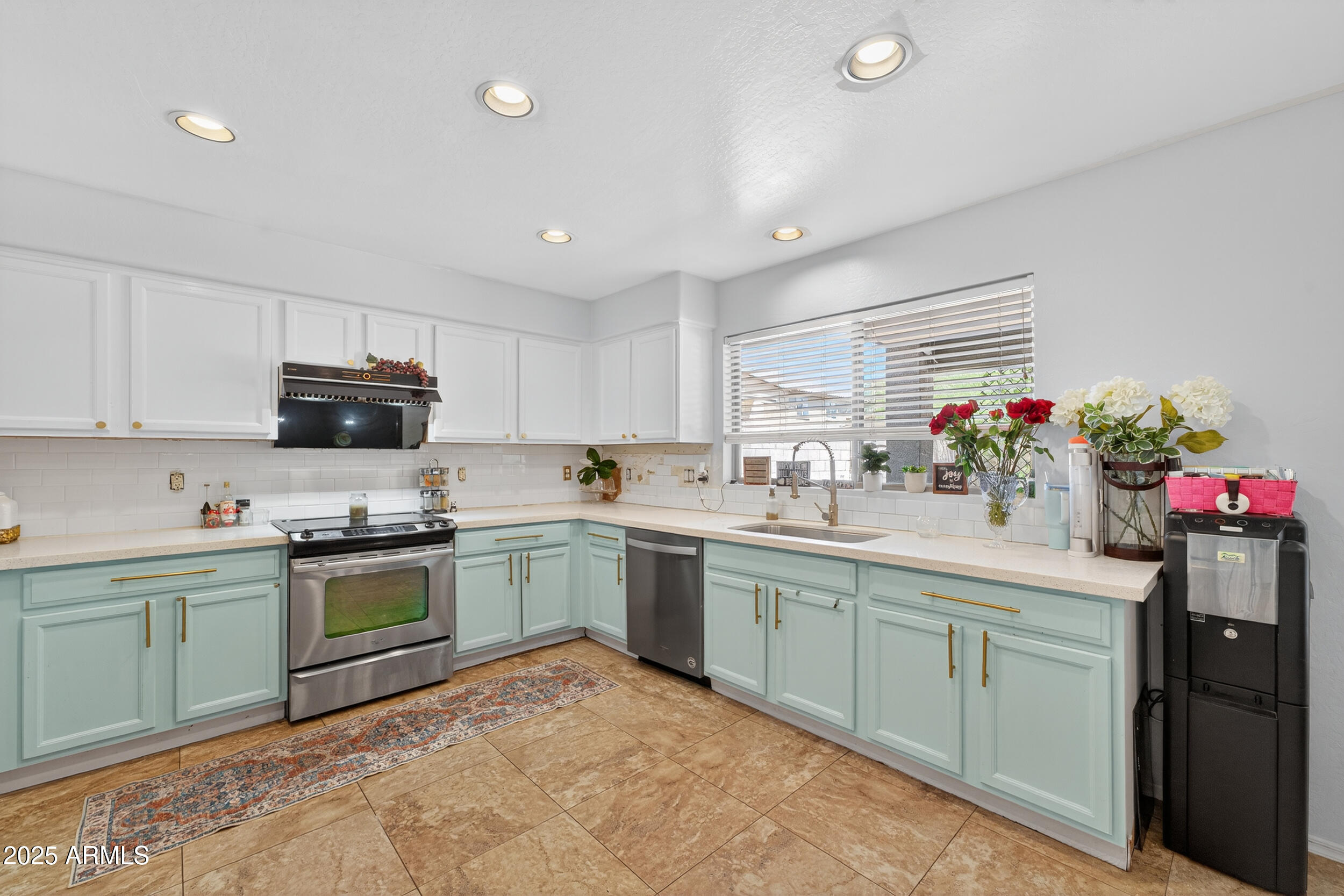 1925 S 156TH Drive