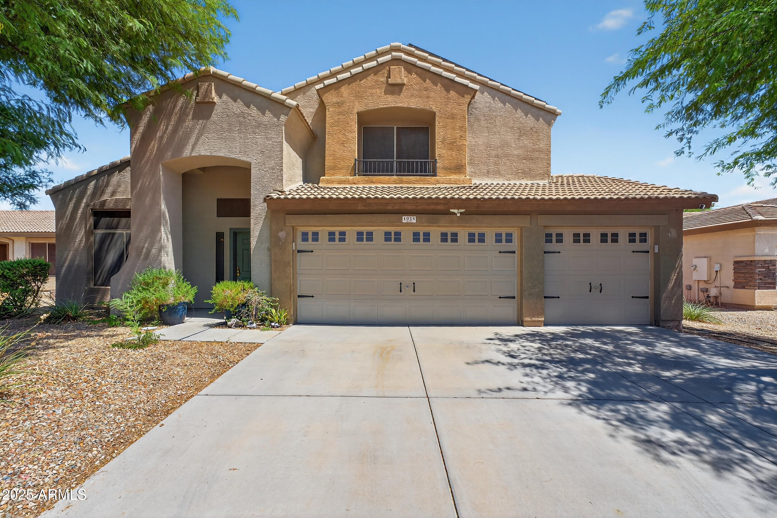 1925 S 156TH Drive