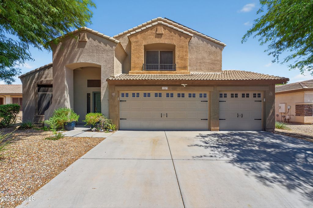 Photo of 1925 S 156th Drive, Goodyear, AZ 85338 (MLS # 6909068)
