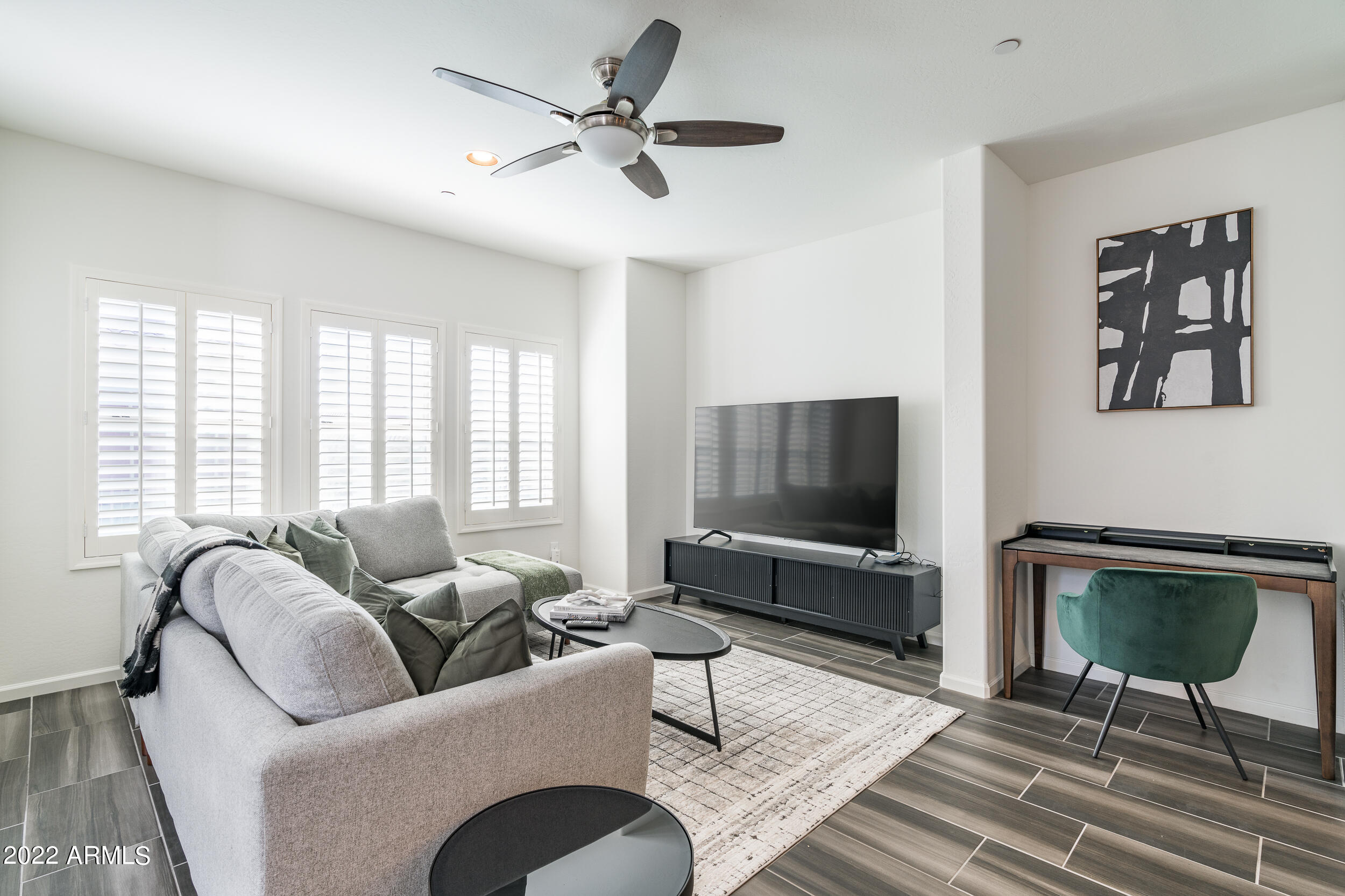 3935 E ROUGH RIDER Road 1322